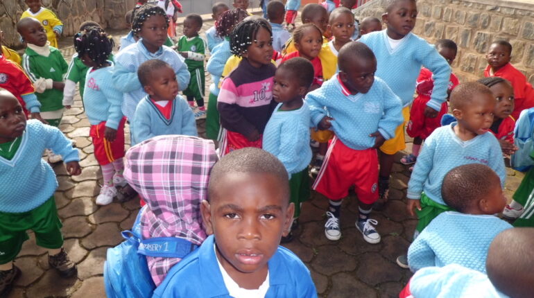Nuova scuola materna di Bamenda