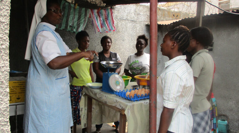 PROGETTO CEI: “LE DONNE VULNERABILI E I MINORI DI STRADA DI KINSHASA”